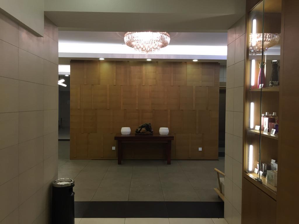 Ji Hotel Jing'An Temple Shanghai Exterior photo